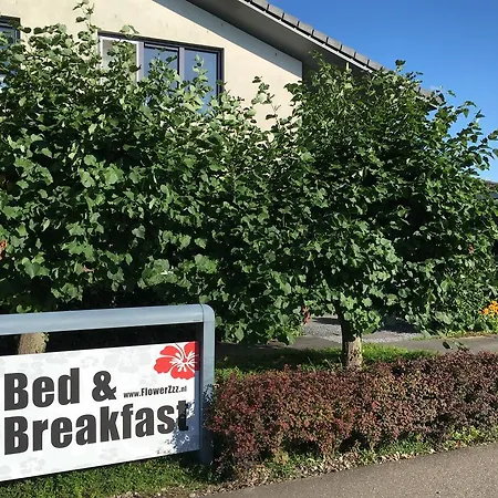 Bed & Breakfast Flowerzzz... *