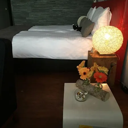 Bed and breakfast Flowerzzz... *