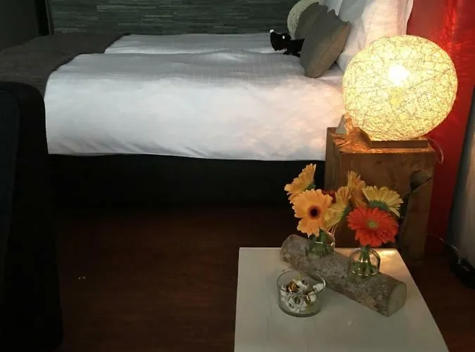 Bed & Breakfast Flowerzzz... *